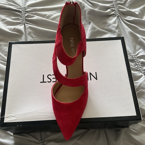 Red Heels - Picture 3 of 5